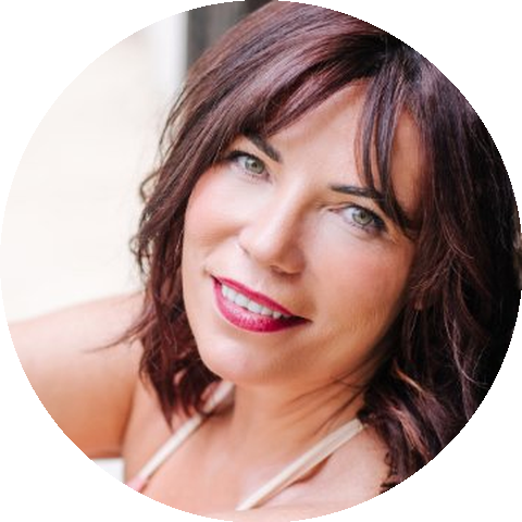 Dr Kirstey Holland